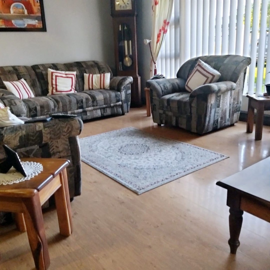 5 Bedroom Property for Sale in Greenfields Eastern Cape